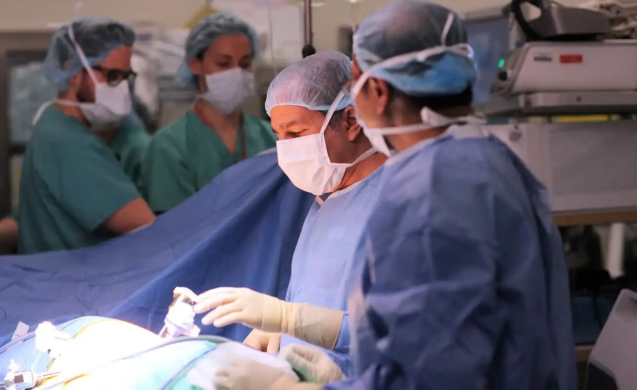 Thoracic Surgery for Lung Cancer